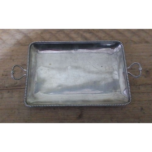 281 - A George III twin handle silver tray, Burrage Davenport, London 1776, lwngth 27cm, weight 9ozt.