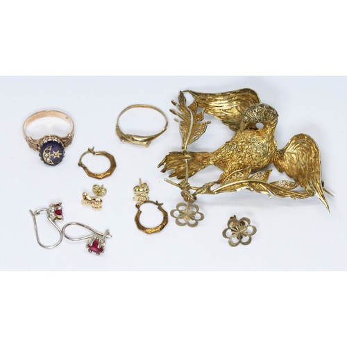 421 - A mixed lot of jewellery comprising a ring marked '14K' weight 2.2g, a dolphin ring marked '9ct', a ... 