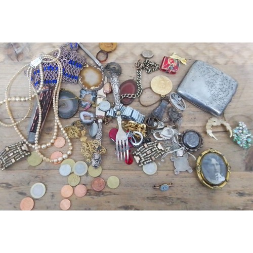 338 - A mixed lot including hallmarked silver, yellow metal etc.