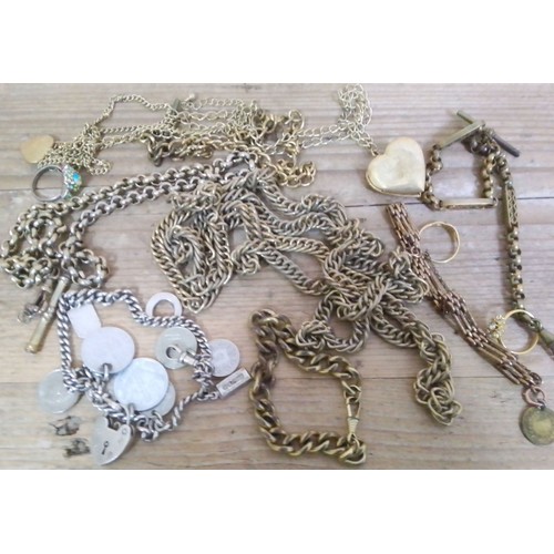 391 - Assorted mainly antique yellow metal jewellery.