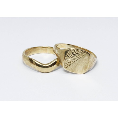 418 - Two hallmarked 9ct gold rings, gross weight 6.7g, size Q & U.