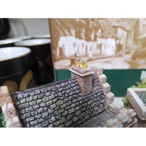 631 - Lilliput Lane - large ‘Appleby Fair’ (boxed) with 5 other models including ‘Parson’s Retreat’ and ‘T... 