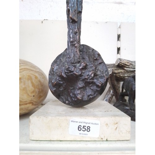 658 - Marble egg and four modern bronze or metal sculptures