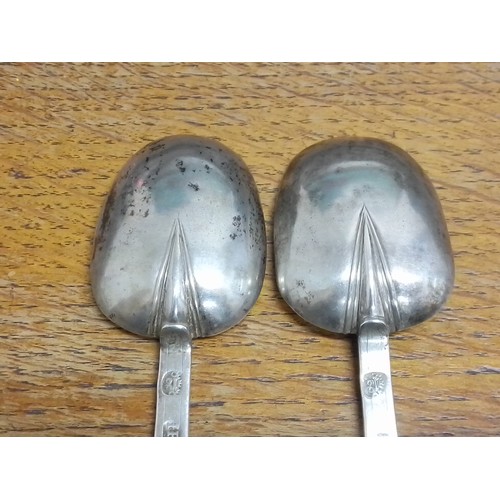 252 - A pair of silver trefid spoons, circa 1700, rat tail ends engraved 'EP', unascribed, maker's initial... 