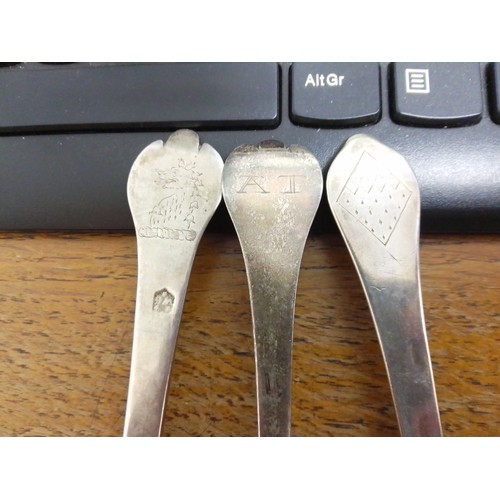 254 - A group of three silver trefid spoons, circa 1700, unascribed, length 18.5cm to 20cm, weight 152g.