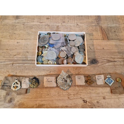 444 - A tray of assorted GB & world coins to include some silver together with a small group of assorted c... 