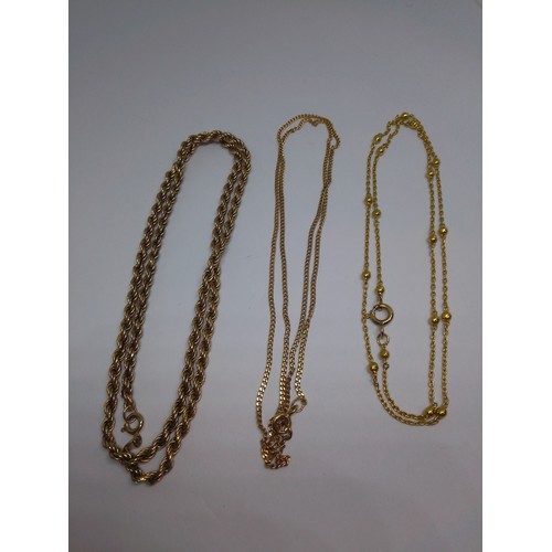 81 - Assorted 9ct gold chains, various marks, gross weight 19.3g.