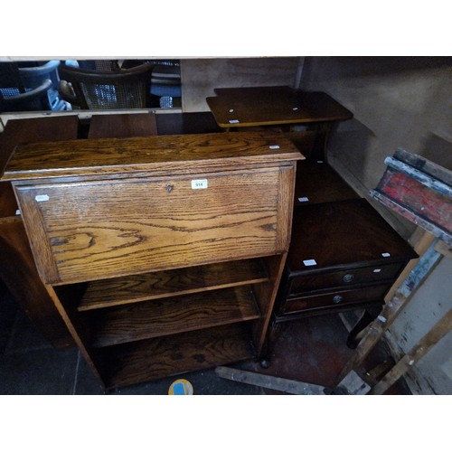 914 - Various items of furniture; oak bureau, mahogany bookcases, mahogany drop leaf table, occasional tab... 