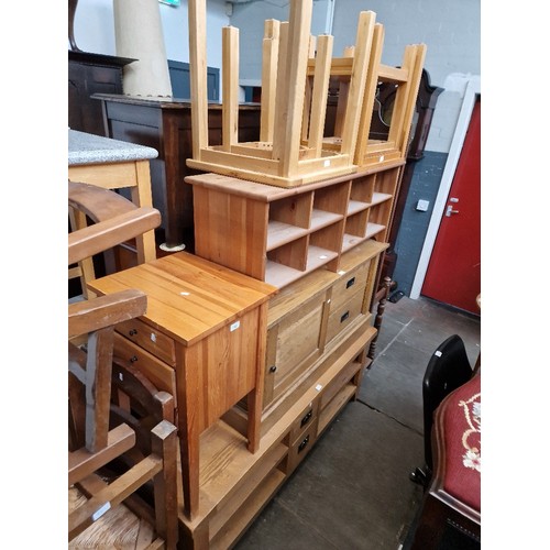 962 - Various items of furniture; oak nest of tables, pine side cabinet, oak TV stands, etc.