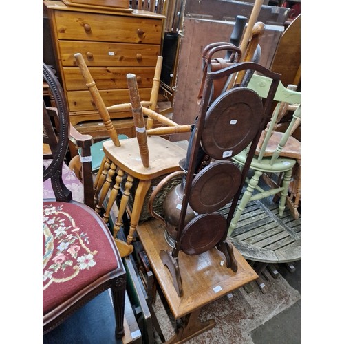 969 - Various items of furniture; an oak side table, a folding cake stand, a stick stand with sticks, a br... 