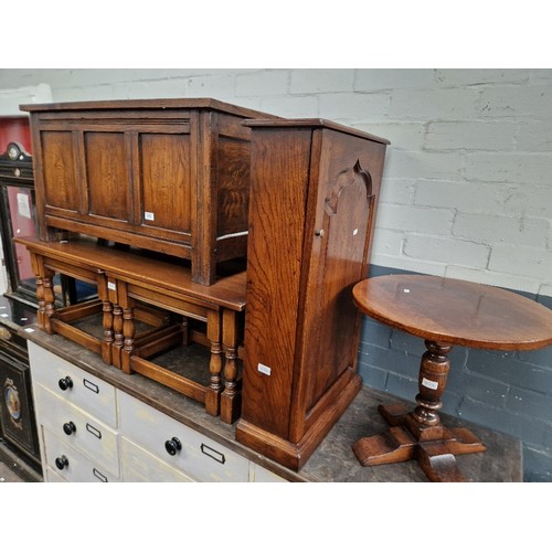 979 - A mixed lot comprising aged oak coffer, Bevan Funnell oak nest of tables, Titchmarsh & Goodwin oak o... 