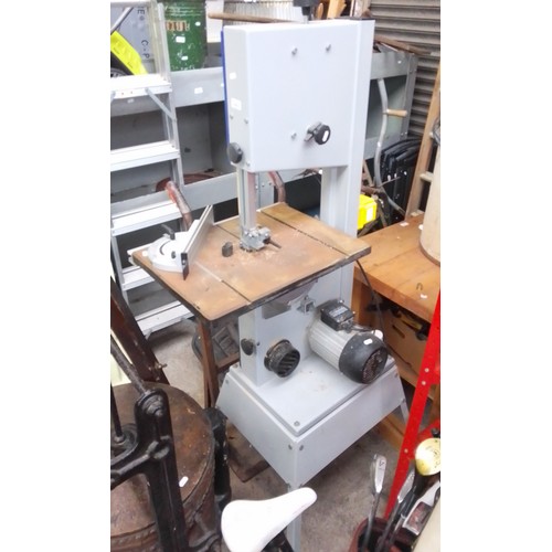 215 - An Elektra Beckum bandsaw.