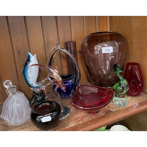 578 - Art glass - 10 items including Murano fish, basket, duck etc