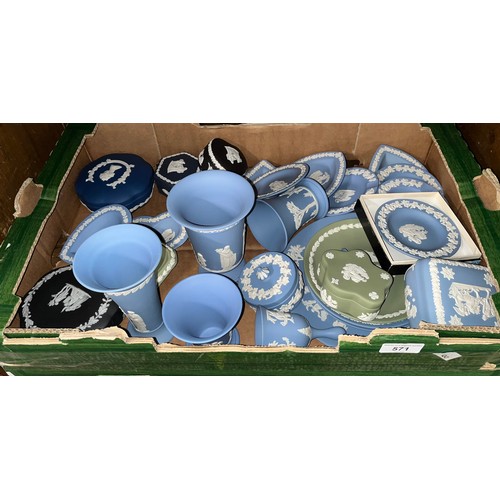 571 - 30 items of Wedgwood jasper wares in blue, green and black including a glass paperweight with royal ... 