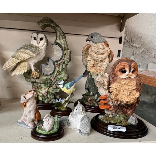 604 - 7 Country Artists models including ‘Barn Owl with Stained Glass’ 29cm high (01242), ‘Kestrel’ 24cm h... 