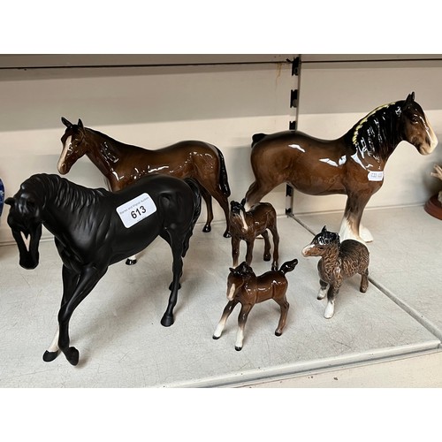 613 - 5 Beswick horses and a matt Royal Doulton horse