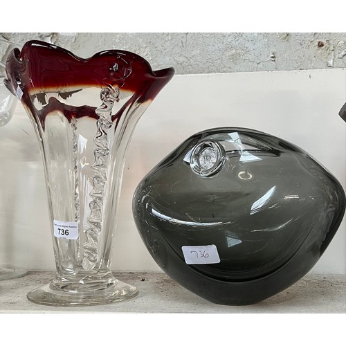 736 - 2 large art glass vases