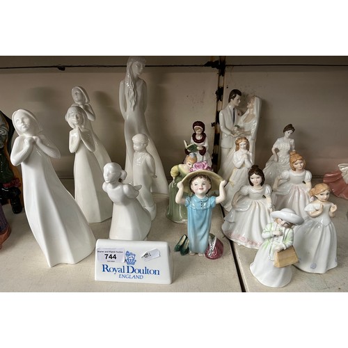 744 - 16 Royal Doulton figurines including 6 from Images series. Others include Catherine, Amanda (x2), Ha... 