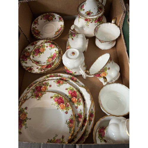 753 - A box of Royal Albert 'Old Country Roses' teawares, including teapot, etc. Appx 26 pieces