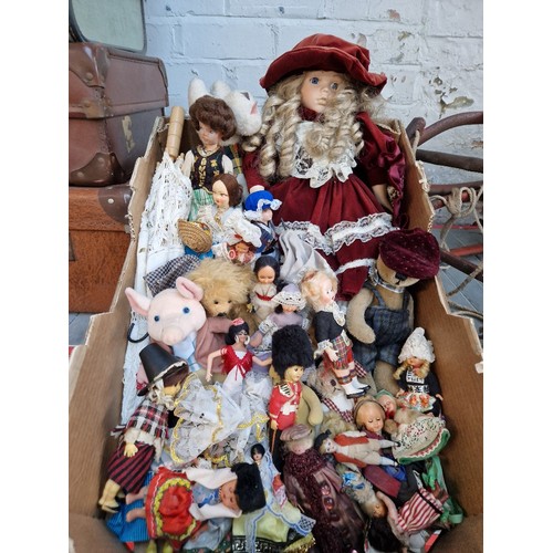 159 - 5 vintage cases and a box of dolls, etc.