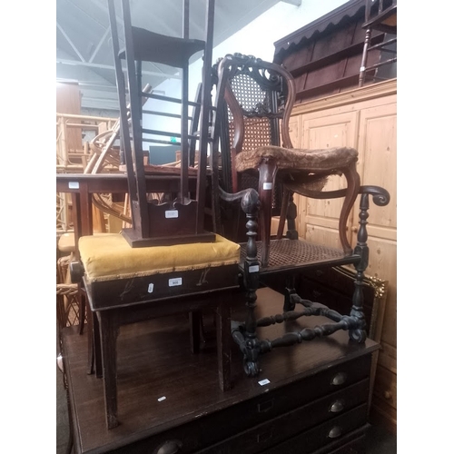 900 - Various items of furniture; piano stool, plant stand, occasional table and 3 various chairs.