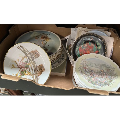 522 - Decorative plates - 28 in total including 6 ‘Wind in the Willows’ by Doulton and others by Wedgwood,... 