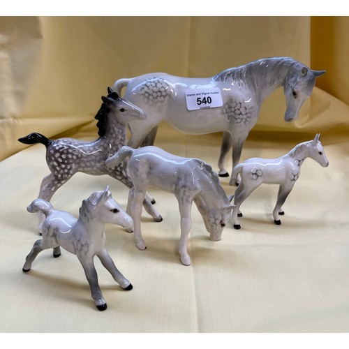 540 - 5 dappled grey Beswick horse figures - tallest 14cm, smallest appx 8 cm