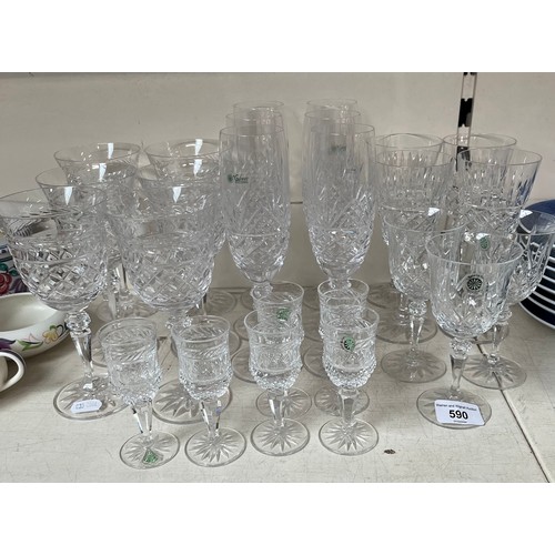 590 - Galway Crystal - 25 drinking glasses including flutes, red wine etc. - made in Ireland