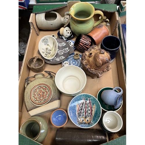 564 - Studio pottery - approx 28 items including Tremar, Jerry Harper, Ian Batten & Lakes Pottery Truro