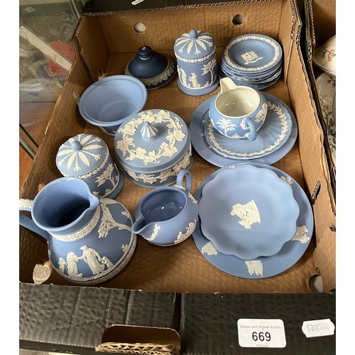 669 - A box of blue Wedgwood jasperware.