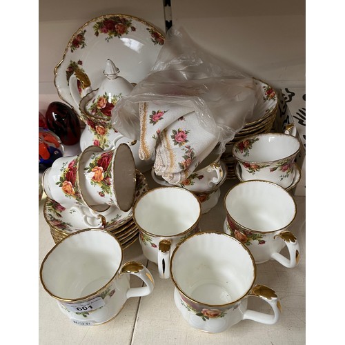 601 - 33 pieces of Royal Albert Old Country Roses tea wares including teapot, together with 6 matching nap... 