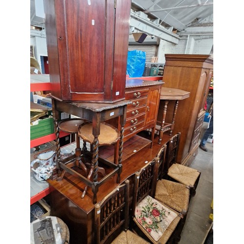 978 - Various items of furniture; early 20th century mahogany sideboard, Edwardian mahogany music cabinet,... 