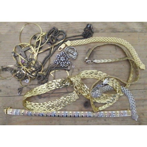 179 - A mixed lot of jewellery to include chains, necklaces and bracelets, marked 925, gross weight 5.4ozt... 