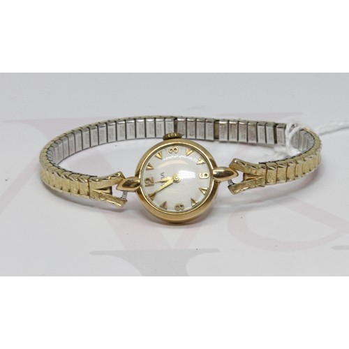 184 - A ladies 9ct gold wristwatch.