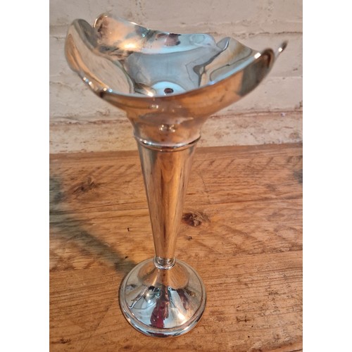 349 - A silver posy vase, Birmingham, Elkington & Co, 1938, 25,5cm high.