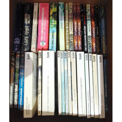 220 - A large quantity of assorted paperbacks, including science, fiction, fantasy, crime etc., etc., vari... 