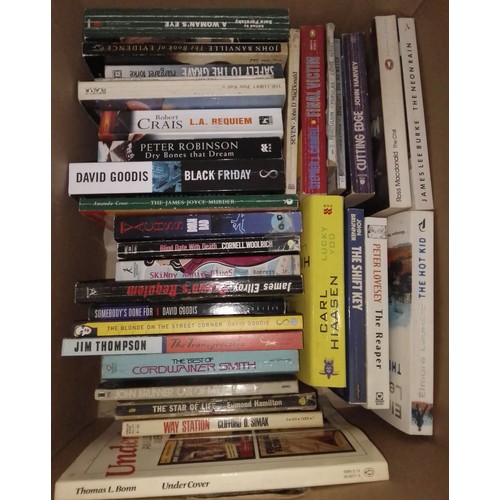 220 - A large quantity of assorted paperbacks, including science, fiction, fantasy, crime etc., etc., vari... 