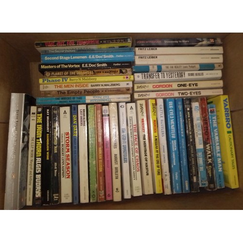 220 - A large quantity of assorted paperbacks, including science, fiction, fantasy, crime etc., etc., vari... 