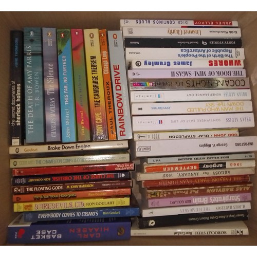 220 - A large quantity of assorted paperbacks, including science, fiction, fantasy, crime etc., etc., vari... 