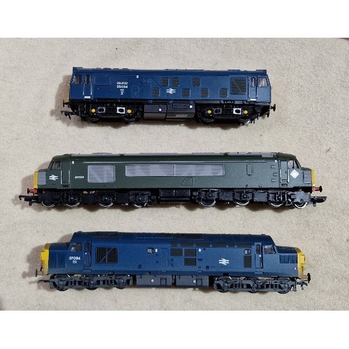 372 - Three assorted Bachmann locomotives.