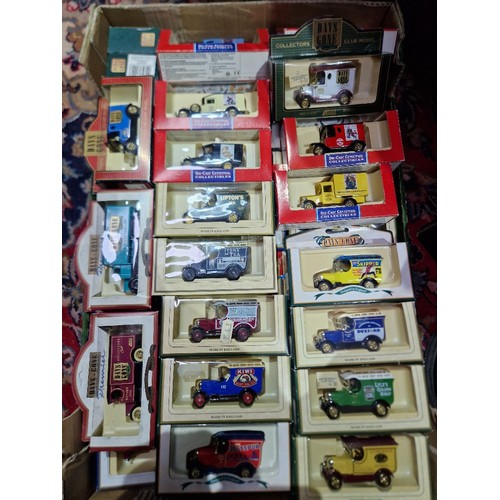 386 - A box of assorted boxed Lledo diecast vehicles, approx. 76.