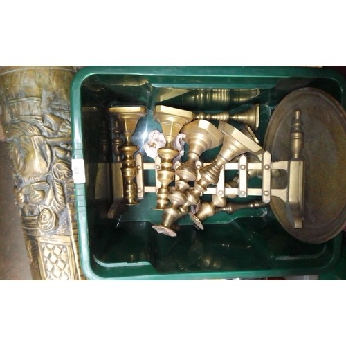 84 - A box of brassware