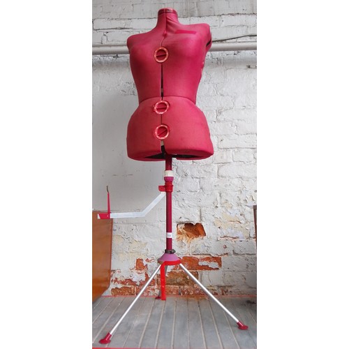 108 - An adjustable dressmakers dummy