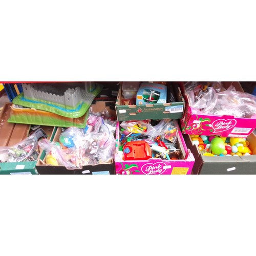 139 - 6 boxes of toys and games including plastic castle, Beast War toys, Kinder egg toys, McDonalds toys ... 