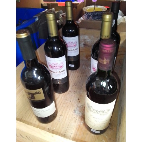 160 - 6 bottles of wine - 3 Le Grand Chai, 1 ruby port, 1Australian Shiraz and 1 Bordeaux Superior in chat... 