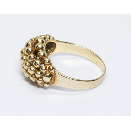 153 - A hallmarked 9ct gold ring, weight 3.2g, size L.