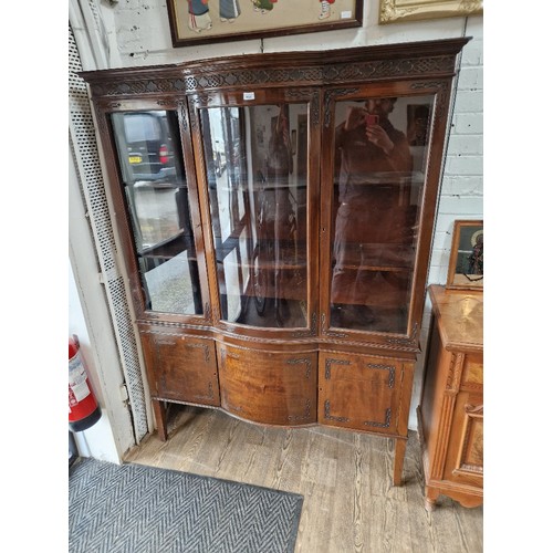 1007 - An Edwardian mahogany display cabinet.