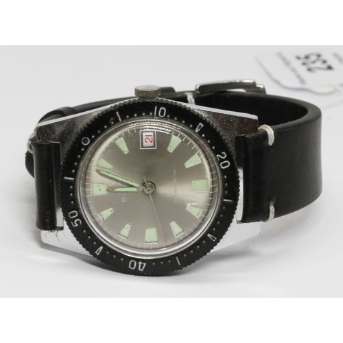 235 - A Buler Submariner style diver's watch, case diam. 38mm, stainless steel case, manual wind movement,... 