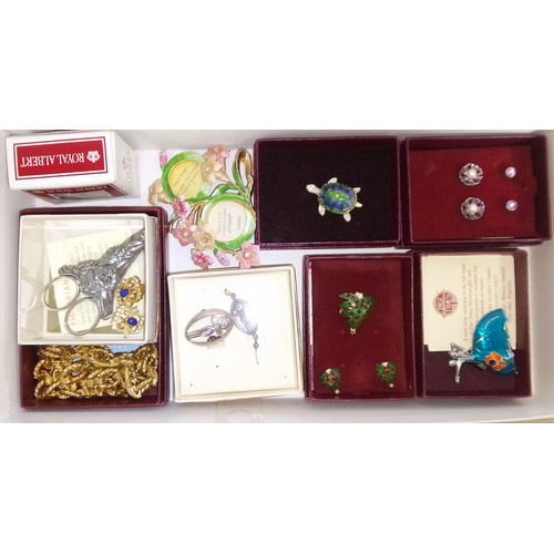 352 - A box of vintage Past Times jewellery including silver.