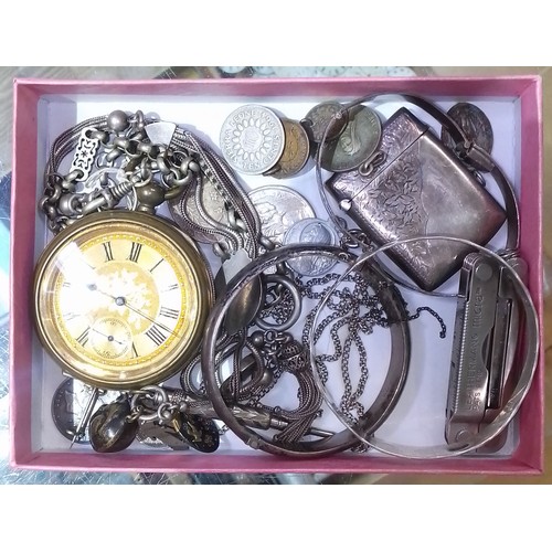 355 - A tray of assorted jewellery including a white metal chain, a hallmarked silver bangle, an Arts & Cr... 